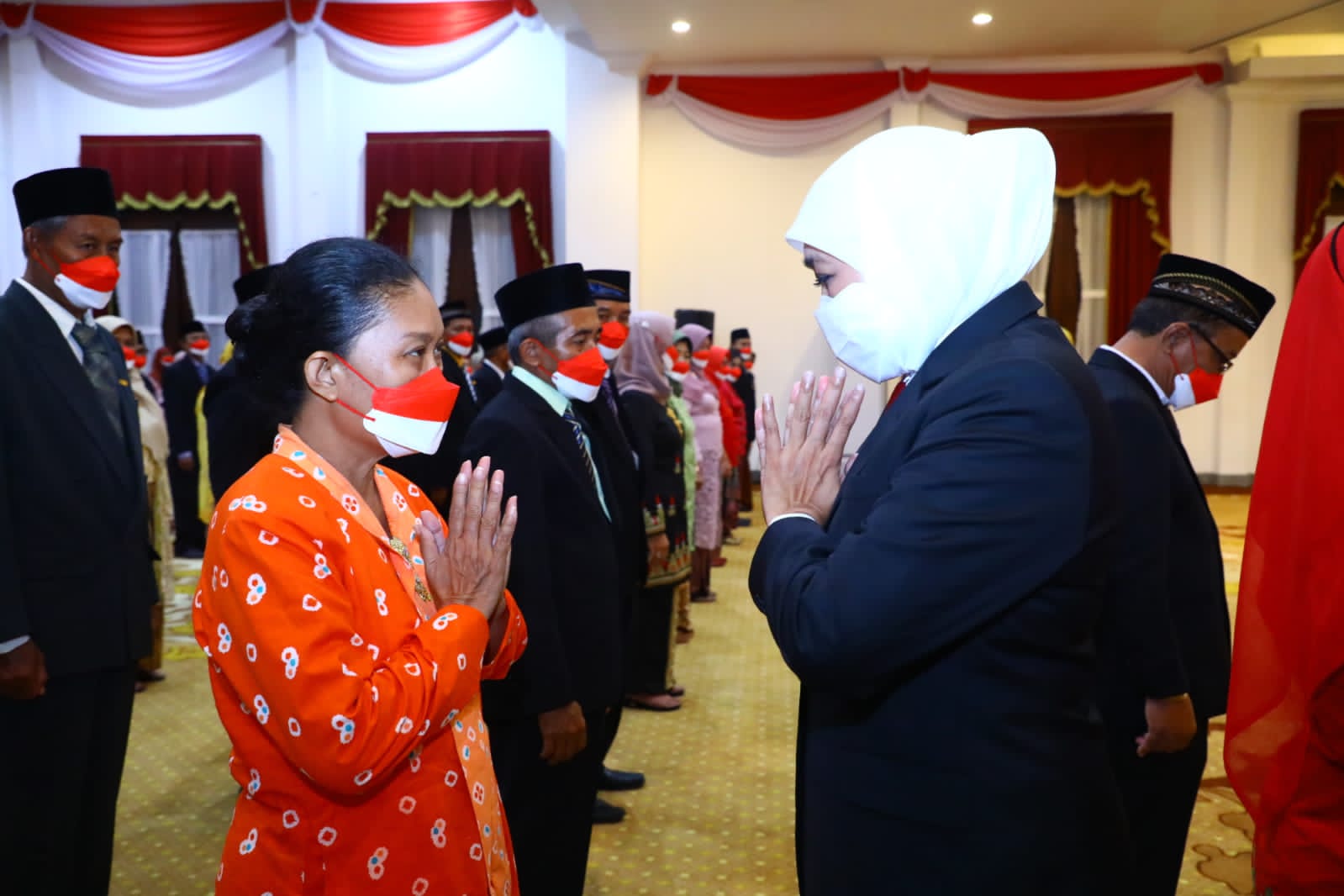Khofifah Minta Guru Lahirkan Murid Yang Pinter dan Bener