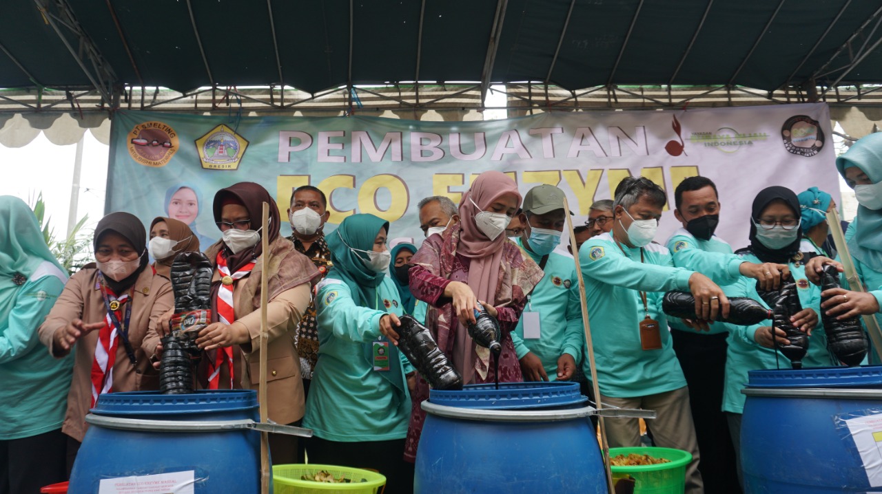 Smelting Peduli dan REEI Gandeng Pemkab Gresik Kampanyekan Pembuatan Eco Enzym