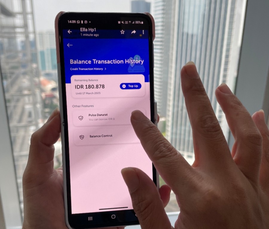 Fitur Ini Bikin Pelanggan XL dan AXIS Santuy Saat Pulsa Habis