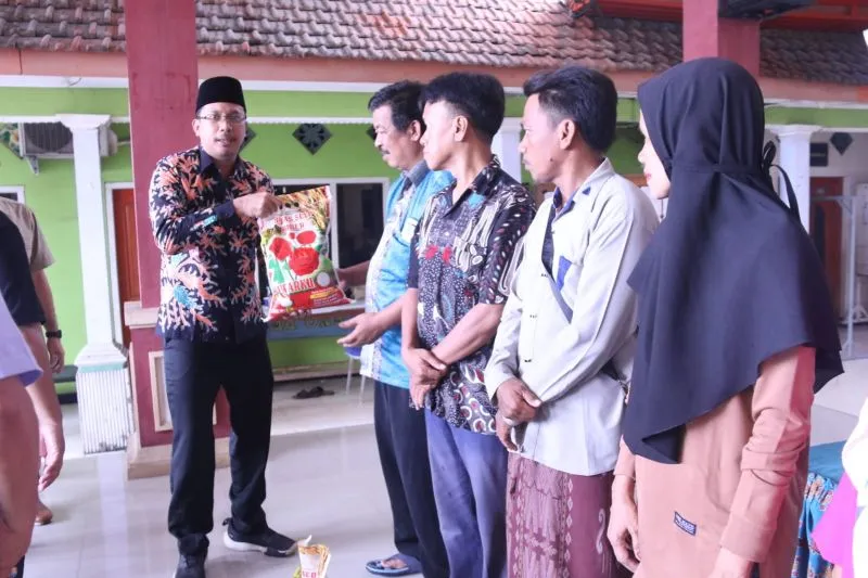 Gus Muhdlor Salurkan Bantuan Untuk 700 Warga Terdampak Banjir Sidoarjo