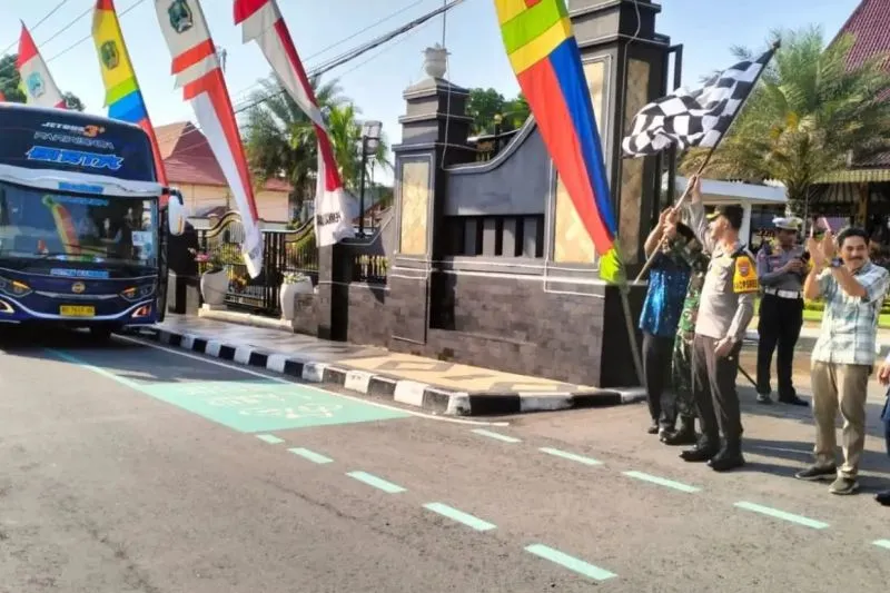 Pemkab Magetan Lepas Tujuh Bus Antarkan Pemudik Balik ke Surabaya