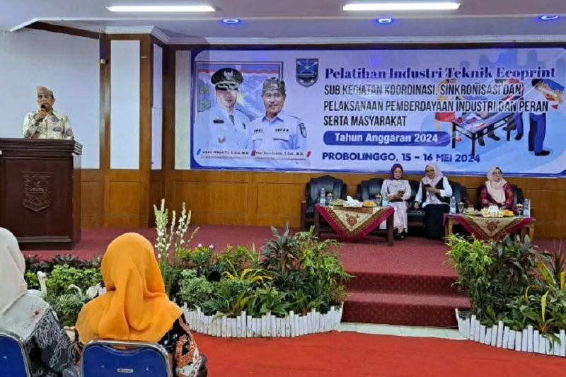Pemkab Probolinggo Beri Pelatihan Batik Ecoprint