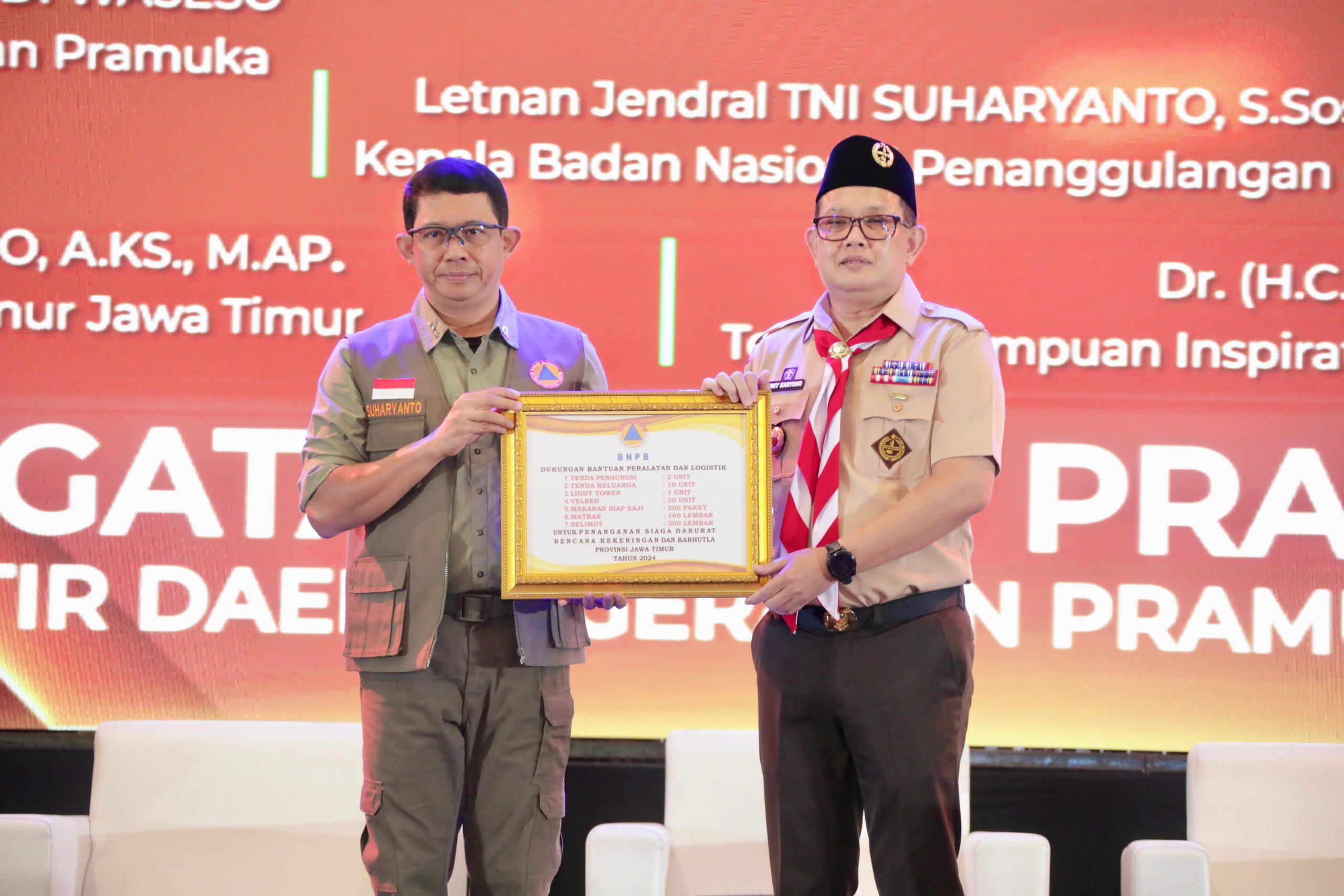 Pj. Gubernur Adhy Terima Pin Emas dari BNPB