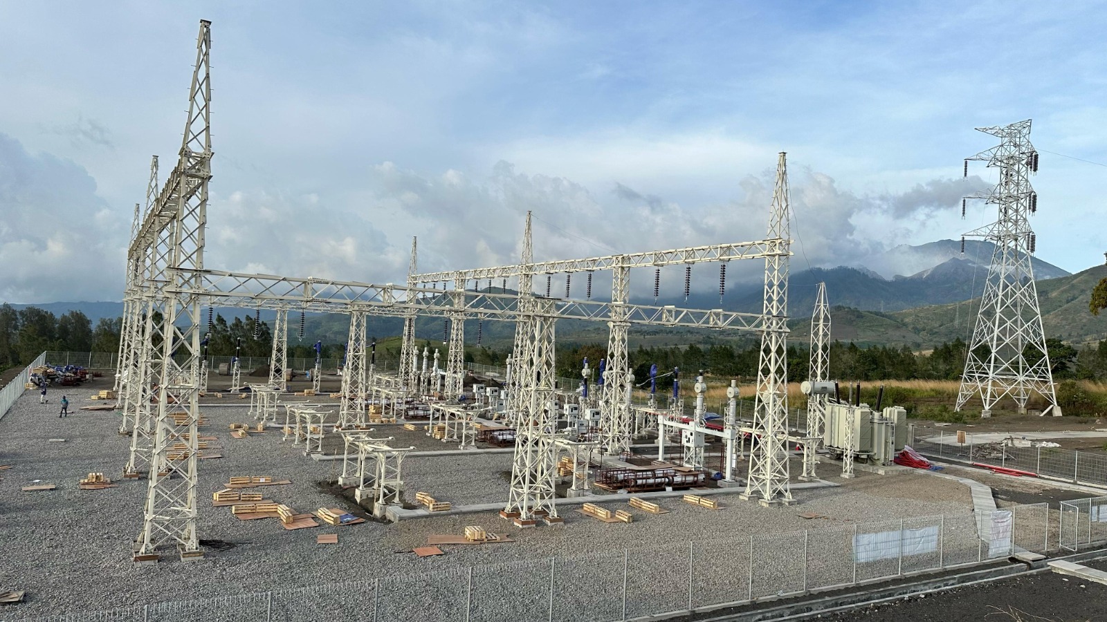 Dukung Pengembangan Energi Terbarukan, PLN Pasok Listrik PLTP Ijen