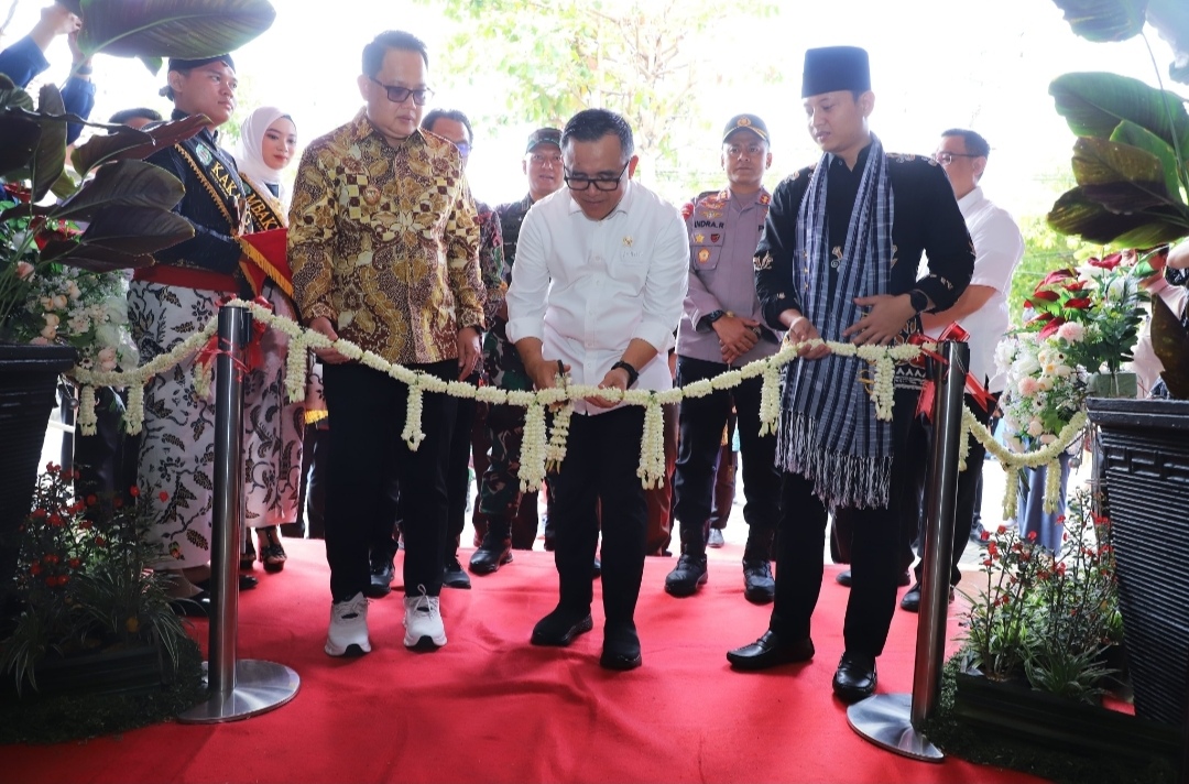 Pj. Gubernur Adhy Targetkan Tahun Ini Seluruh Kab/Kota di Jatim Miliki MPP