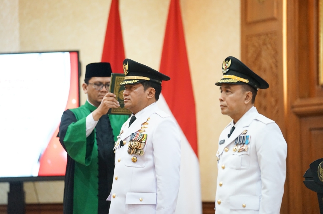 Pj Gubernur Jatim Lantik Pj. Bupati Pasuruan dan Pj. Walikota Probolinggo