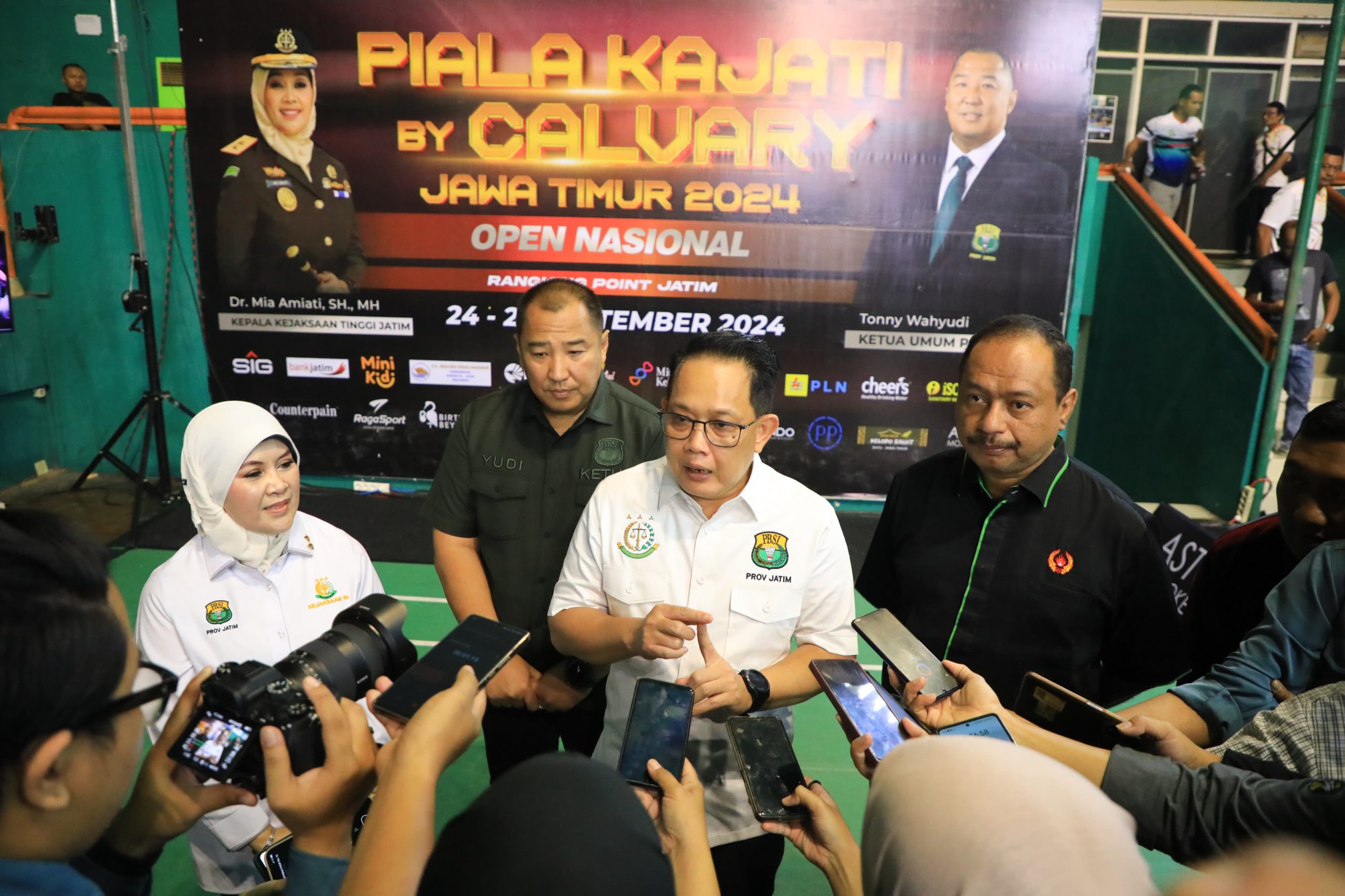 Pj. Gubernur Adhy Apresiasi Kejuaraan Piala Kajati sebagai Ajang Cetak Atlet Muda Bulutangkis Jawa Timur