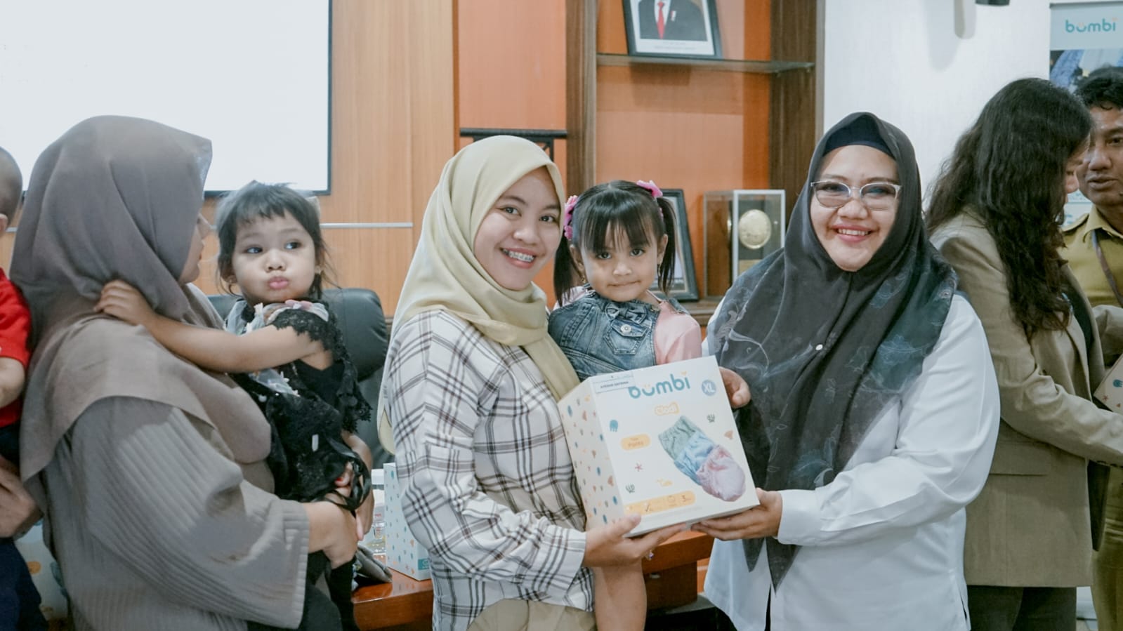 Bu Min Ajak Masyarakat Gresik Tingkatkan Kualitas Hidup Sehat