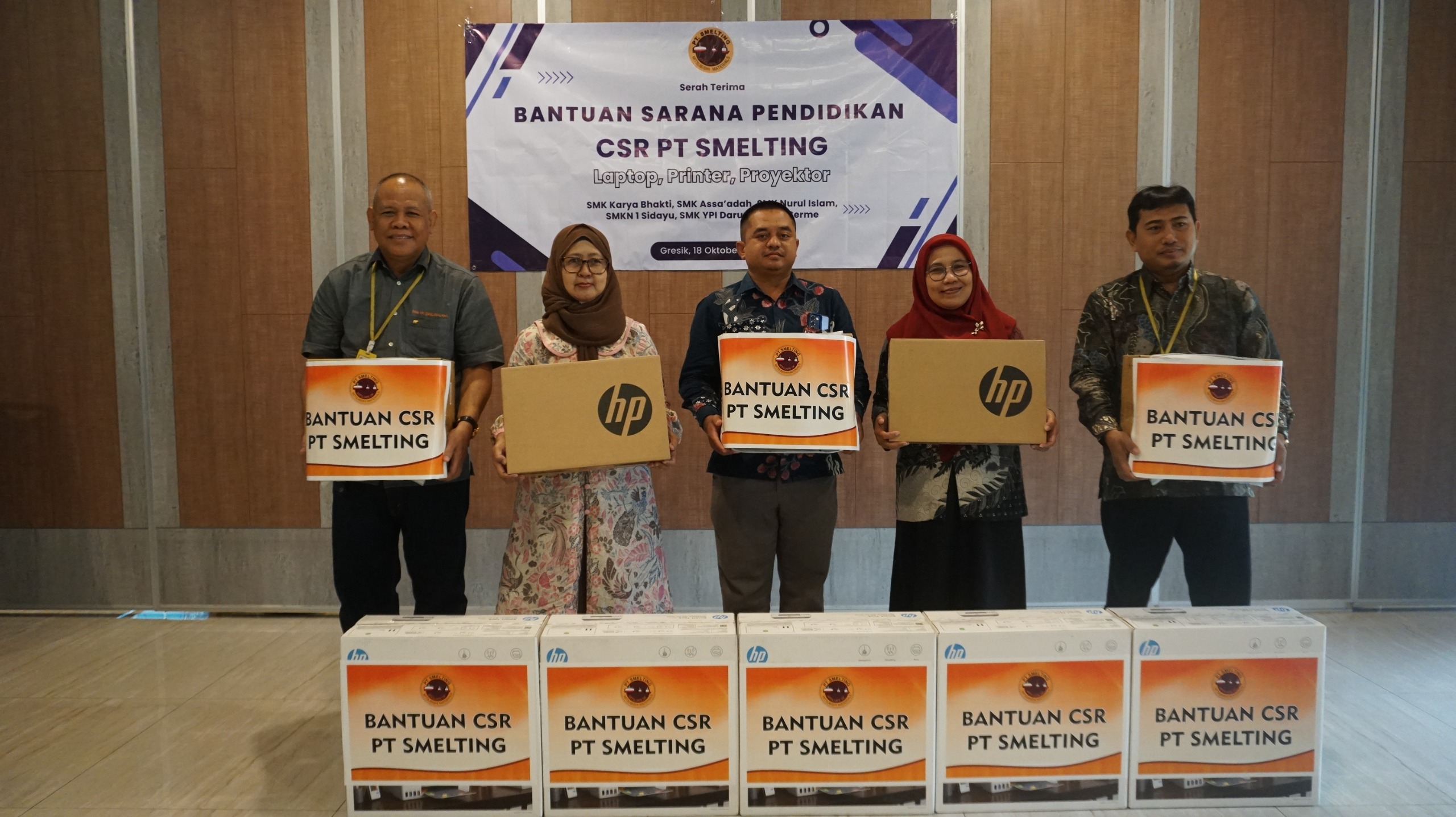 PT Smelting Serahkan Bantuan Penunjang Pendidikan Untuk 5 SMK di Gresik