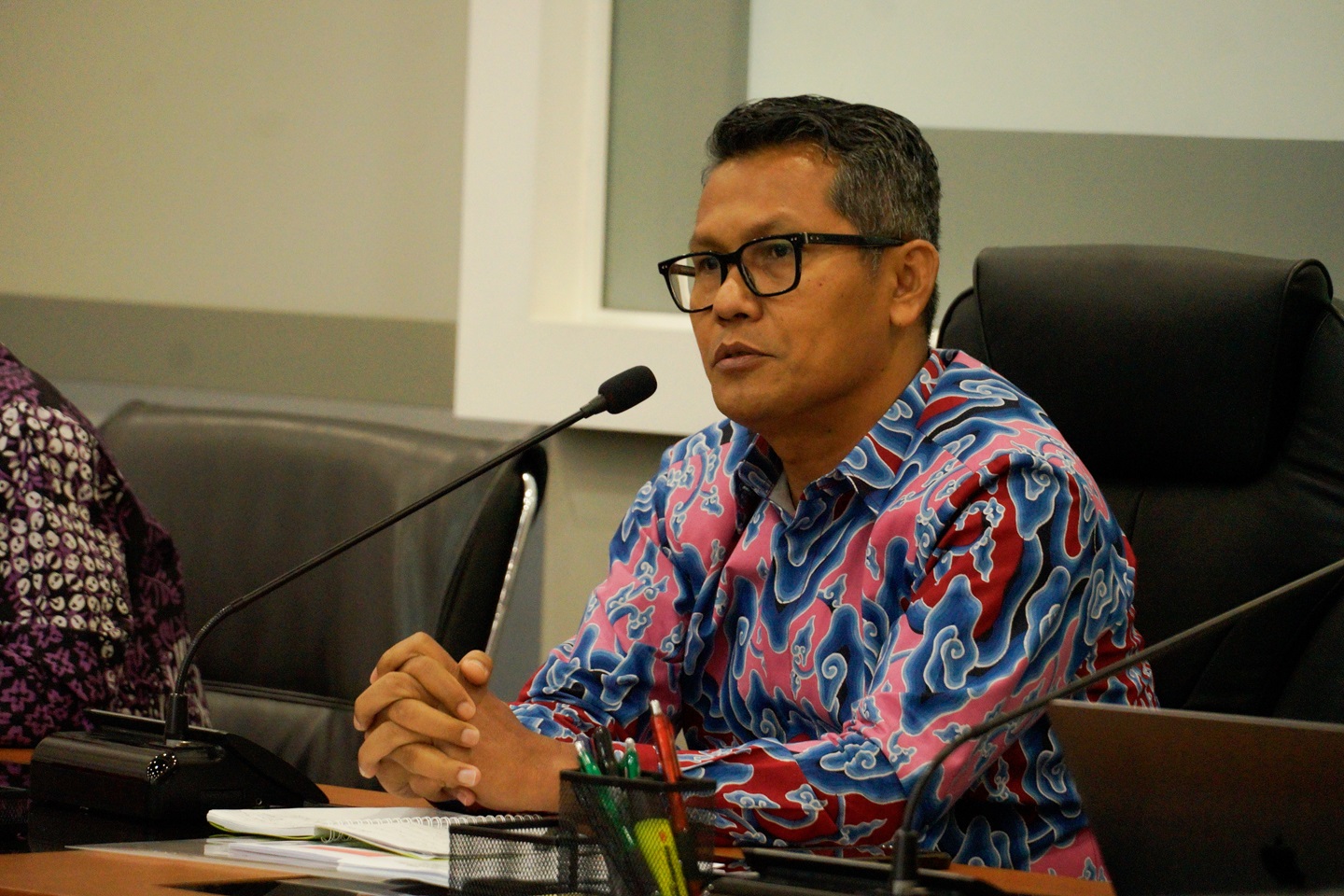PMI Manufaktur Indonesia Masih Kontraksi, Tantangan Produk Impor Jadi Kendala
