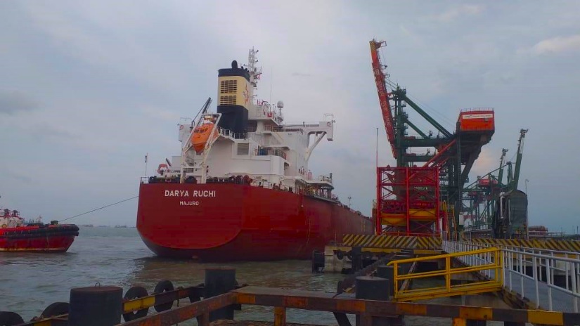 TTL Pecahkan Rekor Ship to Ship Kapal Curah Kering Tercepat