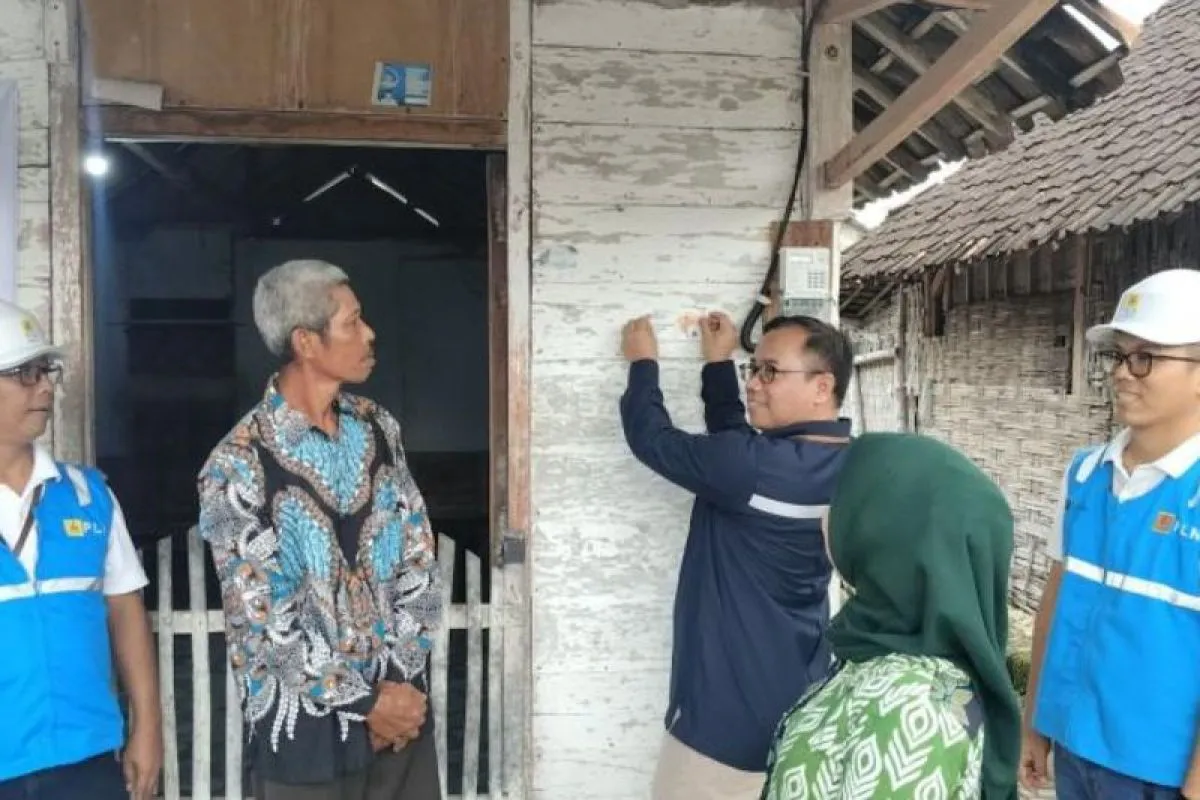 908 Rumah Tangga di Bojonegoro Dapat Pasang Listri Gratis dari Kementerian ESDM