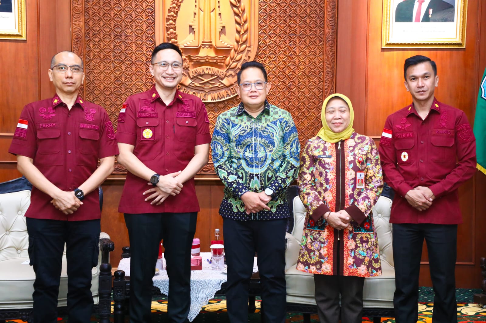 Pj. Gubernur Jatim Gagas Sistem Passport On Board Bagi Jemaah Haji dan Umroh untuk Percepat Layanan Imigrasi
