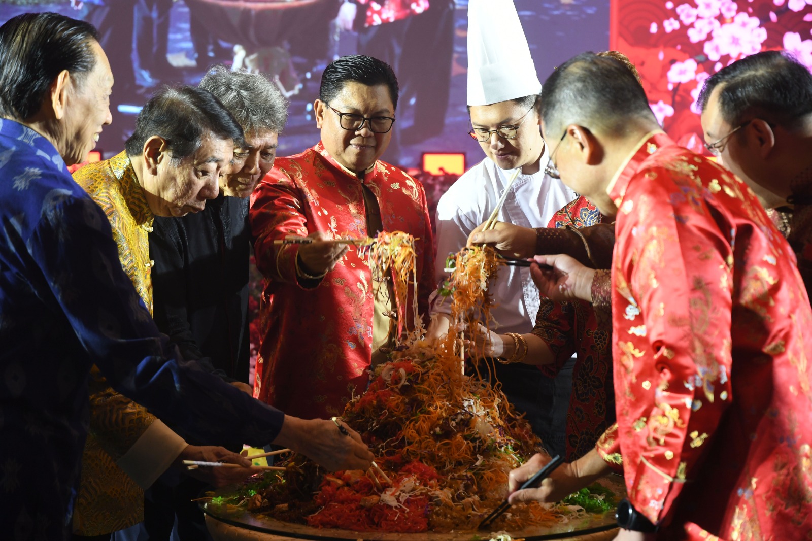 Meriahkan Imlek 2025 Bersama Nasabah di 3 Kota, Bank Mandiri Perkuat Layanan dan Inovasi Digital